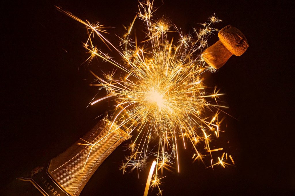 champagne, sparklers, cork-4734176.jpg