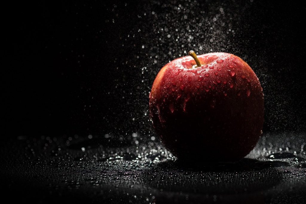 apple, red, black-1769553.jpg