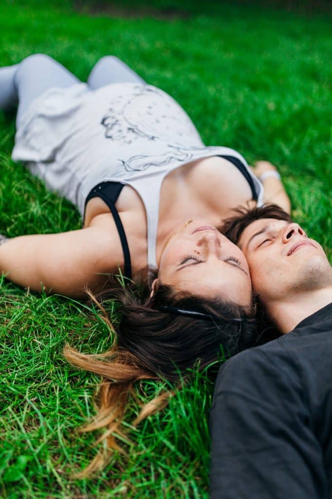 couple, laying, grass-1599045.jpg