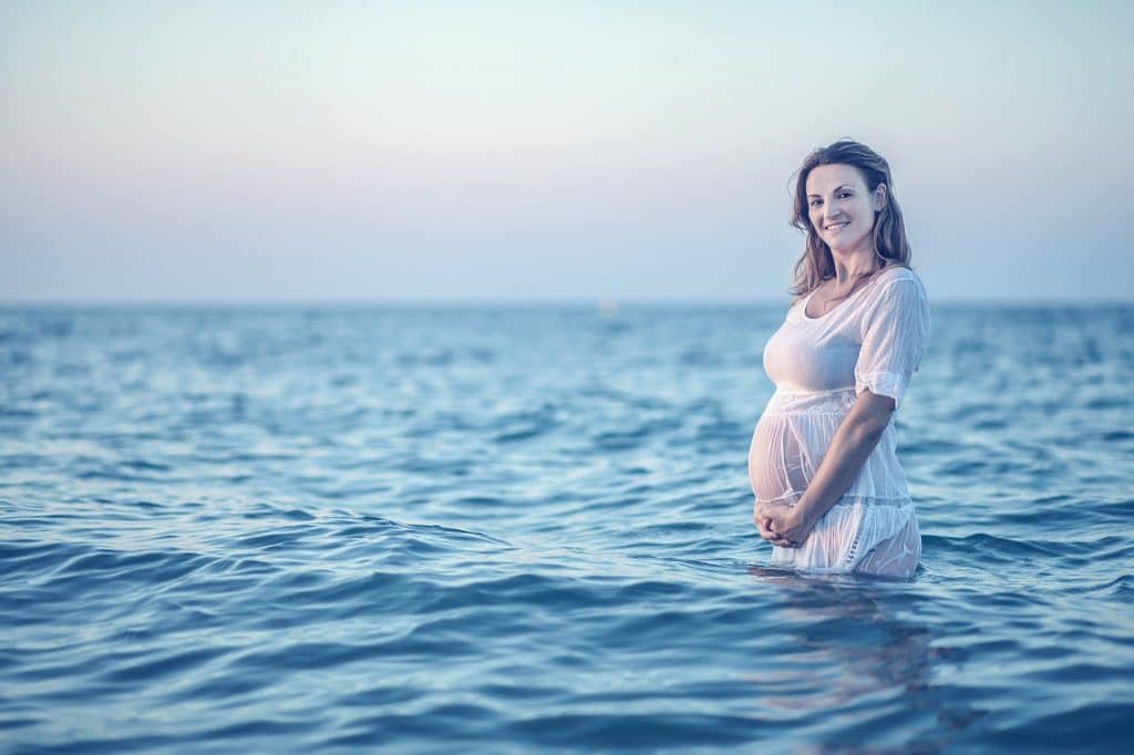 pregnancy, sea, pregnant-2221950.jpg