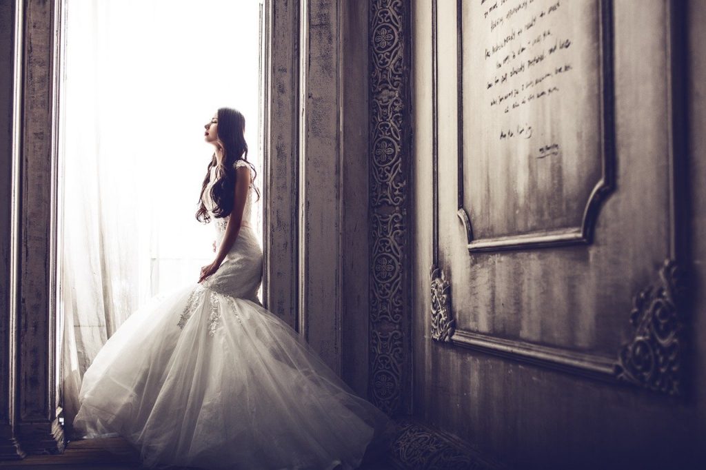 wedding dresses, bride, wedding-1486005.jpg