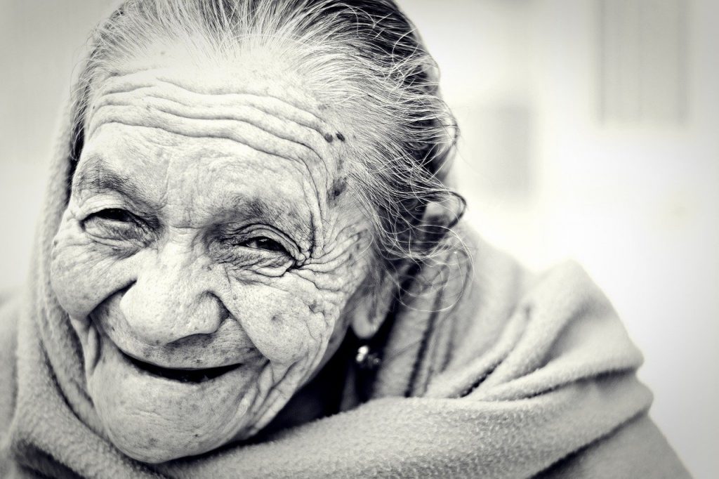 woman, old, senior-1031000.jpg
