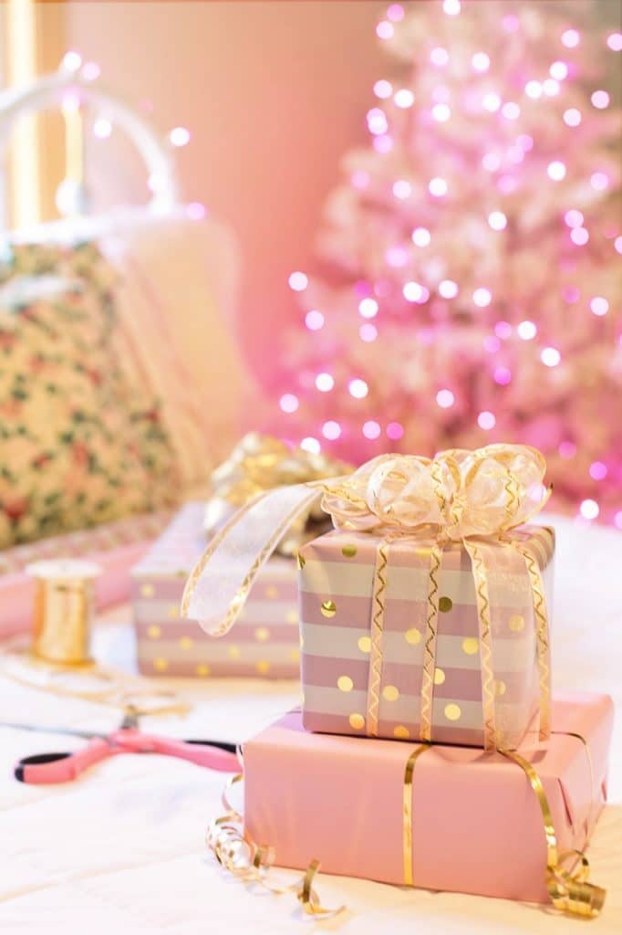 christmas, pink, presents-3823530.jpg