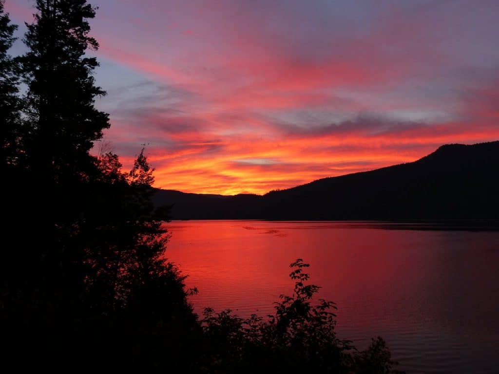 glowing, sun rise, canim lake-216042.jpg