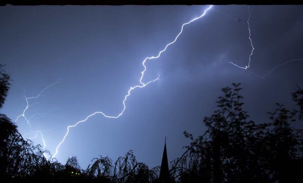 lightning, storm, lightning-199651.jpg