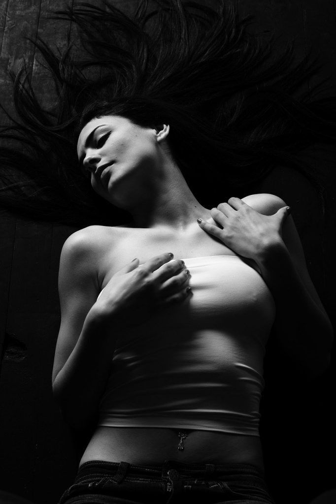 woman, model, black and white-2979961.jpg
