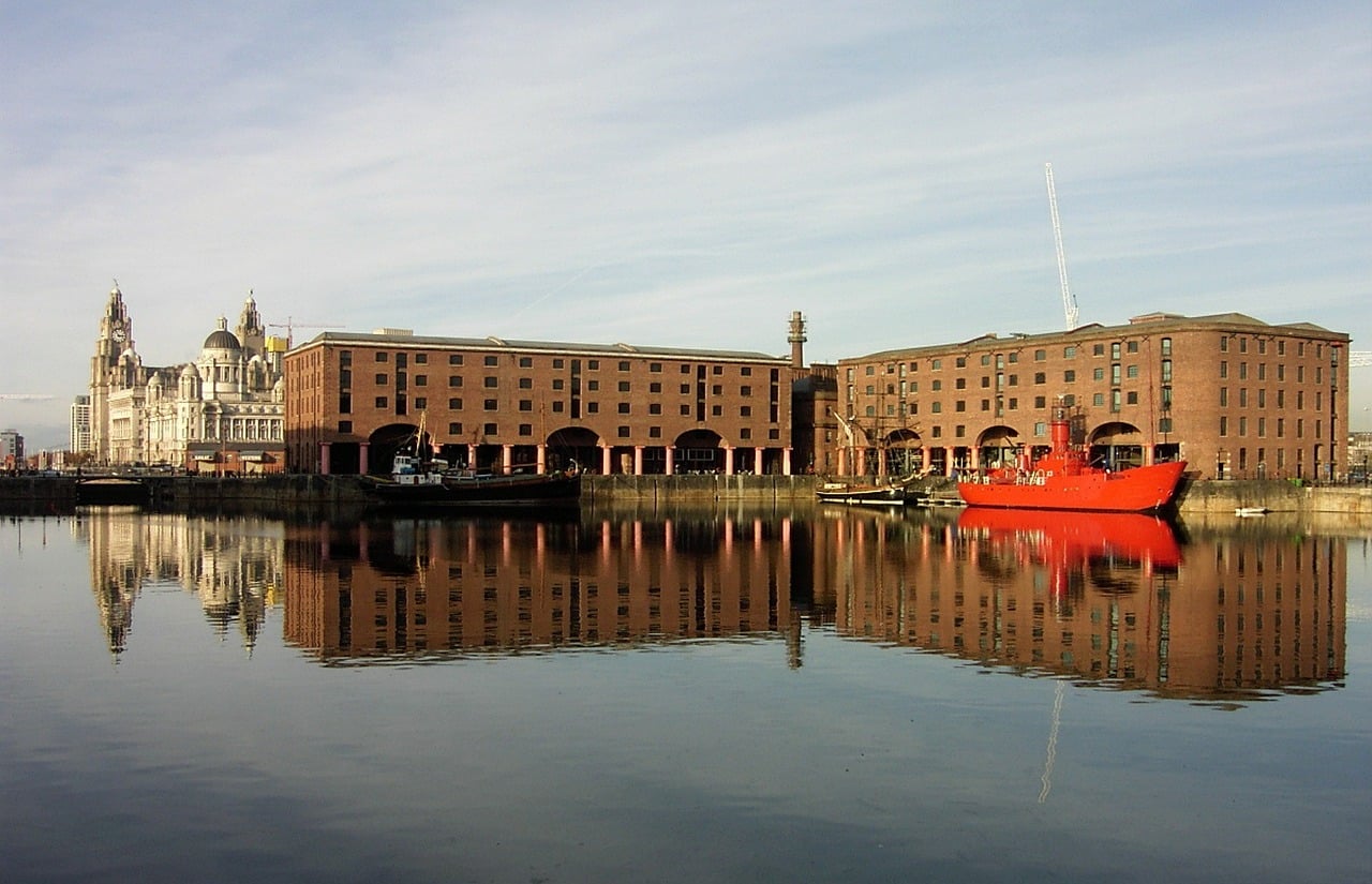 liverpool, boat, dock-399511.jpg