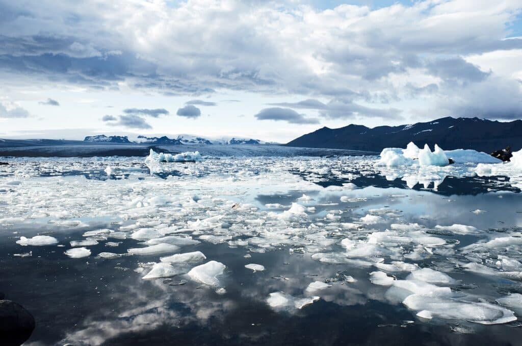 iceland, glacier, iceberg-413703.jpg